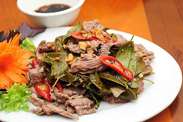 Thịt trâu nấu lá lồm Thịt trâu nấu lá lồm